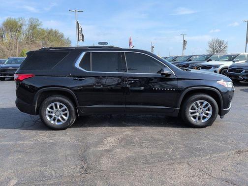 Midnight Blue Metallic 2020 Chevrolet Traverse LT Cloth