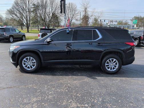 Midnight Blue Metallic 2020 Chevrolet Traverse LT Cloth