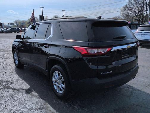 Midnight Blue Metallic 2020 Chevrolet Traverse LT Cloth