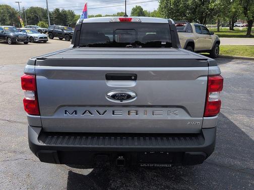 Iconic Silver Metallic 2023 Ford Maverick Lariat