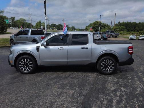 Iconic Silver Metallic 2023 Ford Maverick Lariat