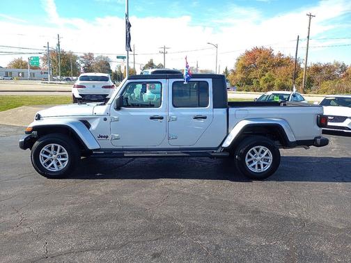 2023 Jeep Gladiator Sport S