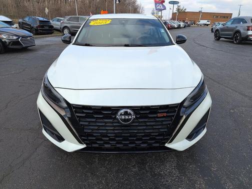 2023 Nissan Altima SR FWD