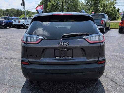 Granite Crystal Metallic Clearcoat 2021 Jeep Cherokee Altitude