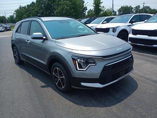 Steel Gray 2025 Kia Niro EX