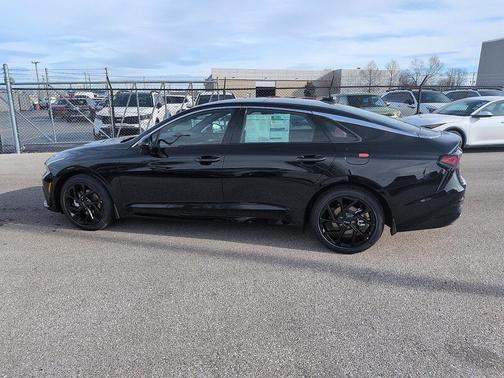 Aurora Black Pearl 2026 Kia K5 GT-Line FWD