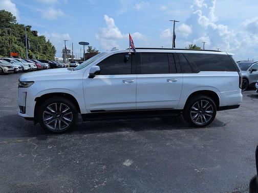Crystal White Tricoat 2024 Cadillac Escalade ESV Luxury