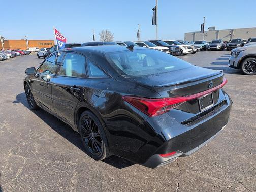 2022 Toyota Avalon Hybrid XSE