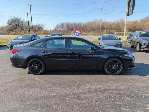 2022 Toyota Avalon Hybrid XSE