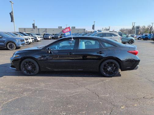 2022 Toyota Avalon Hybrid XSE