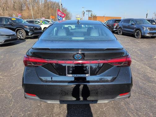 2022 Toyota Avalon Hybrid XSE