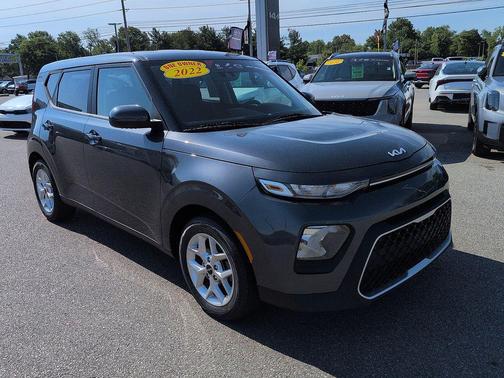 Gravity Gray 2022 Kia Soul LX
