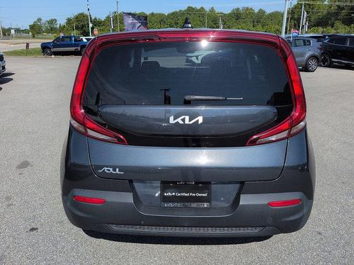 Gravity Gray 2022 Kia Soul LX