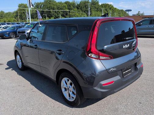 Gravity Gray 2022 Kia Soul LX