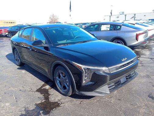 2025 Kia K4 LXS