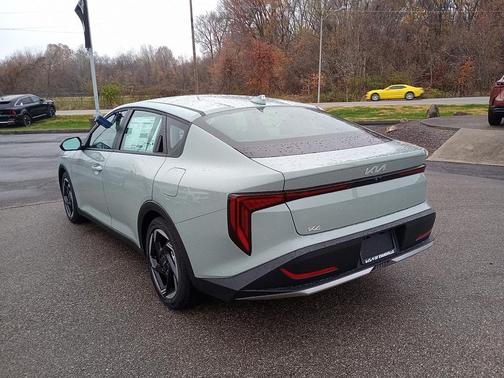 2025 Kia K4 EX