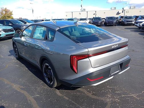 2025 Kia K4 EX