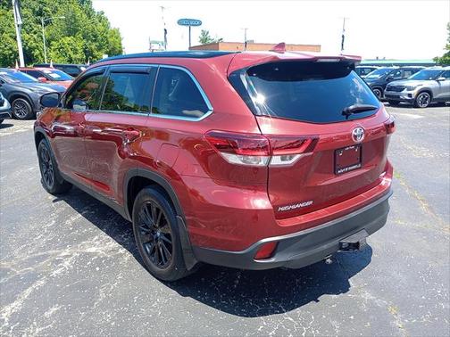 2019 Toyota Highlander SE