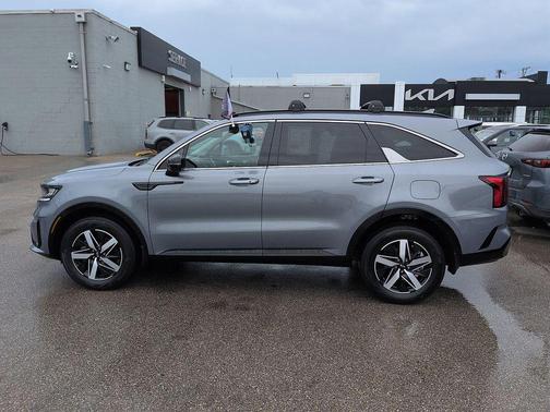 Everlasting Silver 2021 Kia Sorento EX
