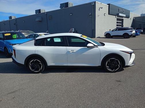 2025 Kia K4 EX