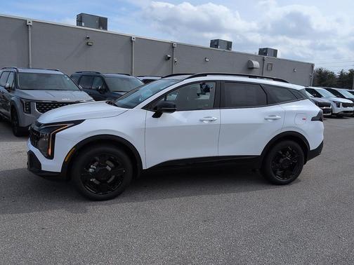 Glacial White Pearl 2026 Kia Sportage X-Line