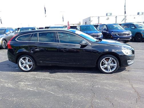 2017 Volvo V60 T5 Platinum