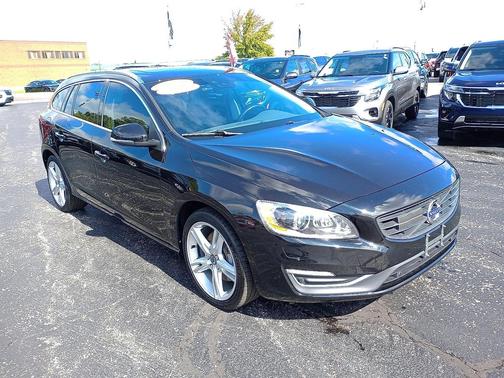2017 Volvo V60 T5 Platinum