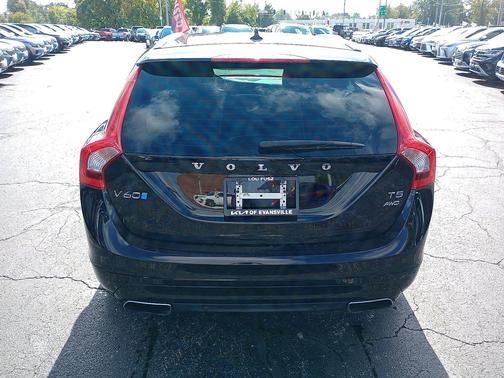 2017 Volvo V60 T5 Platinum