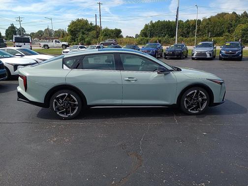 2025 Kia K4 GT-Line