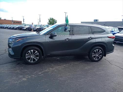 2021 Toyota Highlander Hybrid XLE