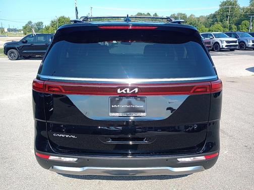 2023 Kia Carnival SX