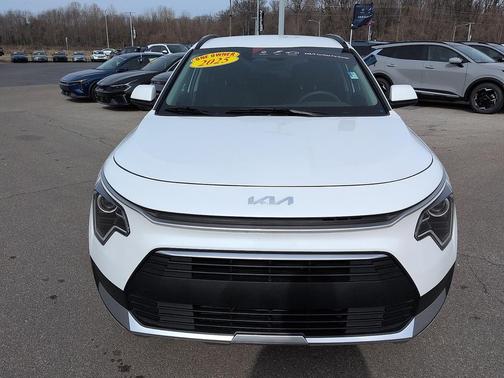 2025 Kia Niro LX