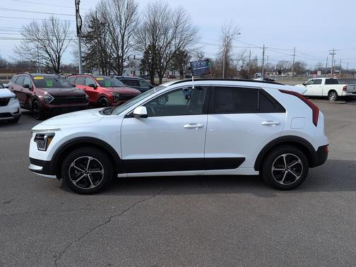 2025 Kia Niro LX