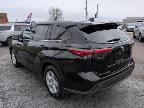 2022 Toyota Highlander L