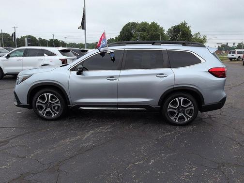 Ice Silver Metallic 2023 Subaru Ascent Limited 8-Passenger