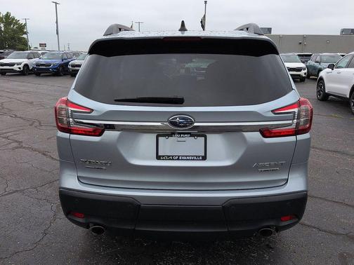 Ice Silver Metallic 2023 Subaru Ascent Limited 8-Passenger