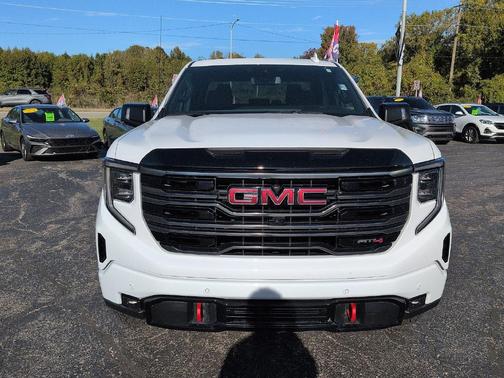Summit White 2025 GMC Sierra 1500 AT4