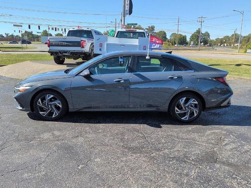 Ecotronic Gray 2025 Hyundai ELANTRA SEL