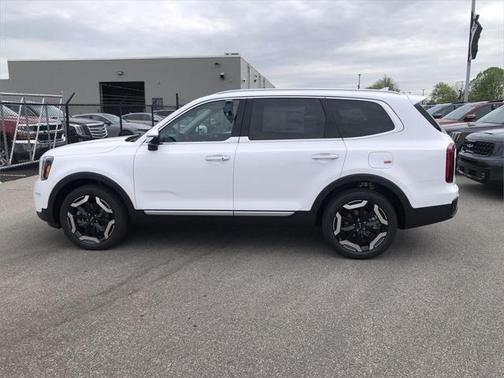 Glacial White Pearl 2024 Kia Telluride S