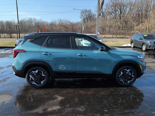 Pluton Blue/Black Roof 2026 Kia Seltos S