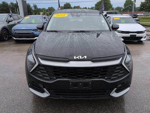 Ebony Black 2025 Kia Sportage LX