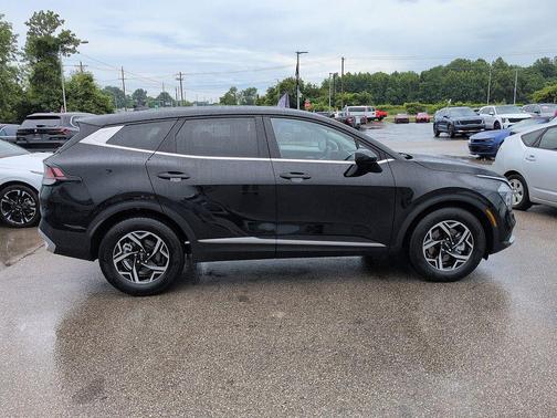 Ebony Black 2025 Kia Sportage LX