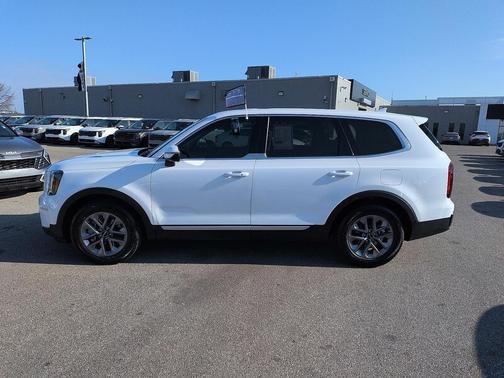 2023 Kia Telluride LX