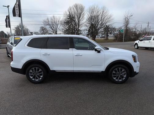 2023 Kia Telluride LX