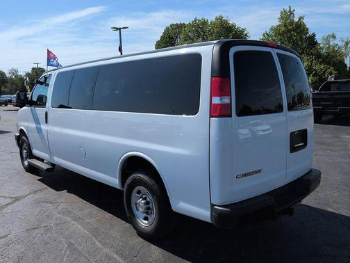 Summit White 2024 Chevrolet Express 3500 RWD 3500 Extended Wheelbase LS