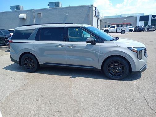 Ceramic Silver 2026 Kia Carnival SX Prestige