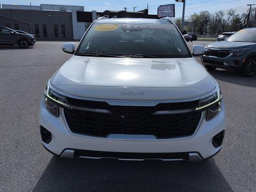 Snow White Pearl 2024 Kia Seltos S