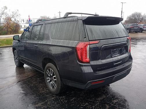 2023 GMC Yukon XL 4WD AT4