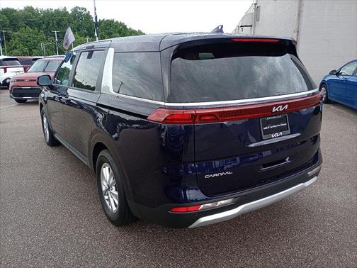 2023 Kia Carnival LX