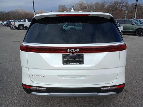 2024 Kia Carnival LX